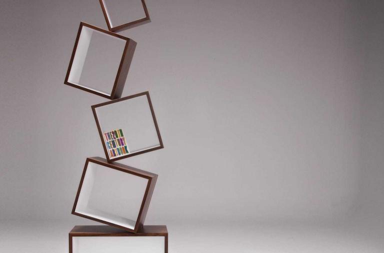 Equilibrium: la libreria scaffale di Alejandro Gomez Stubbs