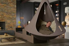 Cacoon, la poltrona pensile per il relax dentro e fuori casa